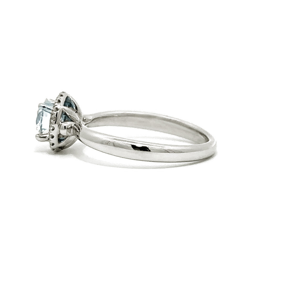 Halo Ring (Round) - 18k White Gold 0.77ct #10749