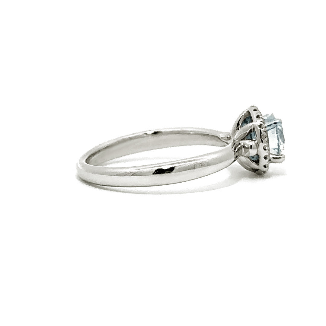 Halo Ring (Round) - 18k White Gold 0.77ct #10749